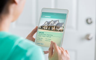 How Should Sellers Price Their Homes to Attract Buyers While Maximizing Value in West Virginia?